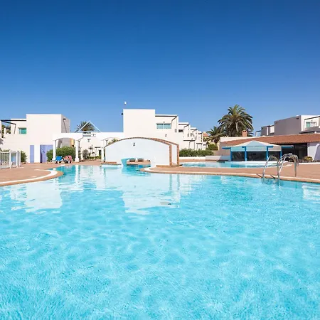 Home2book Vibrant Corralejo, Pool شقة