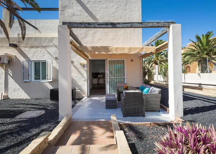 Home2book Vibrant Corralejo, Pool 科拉雷侯